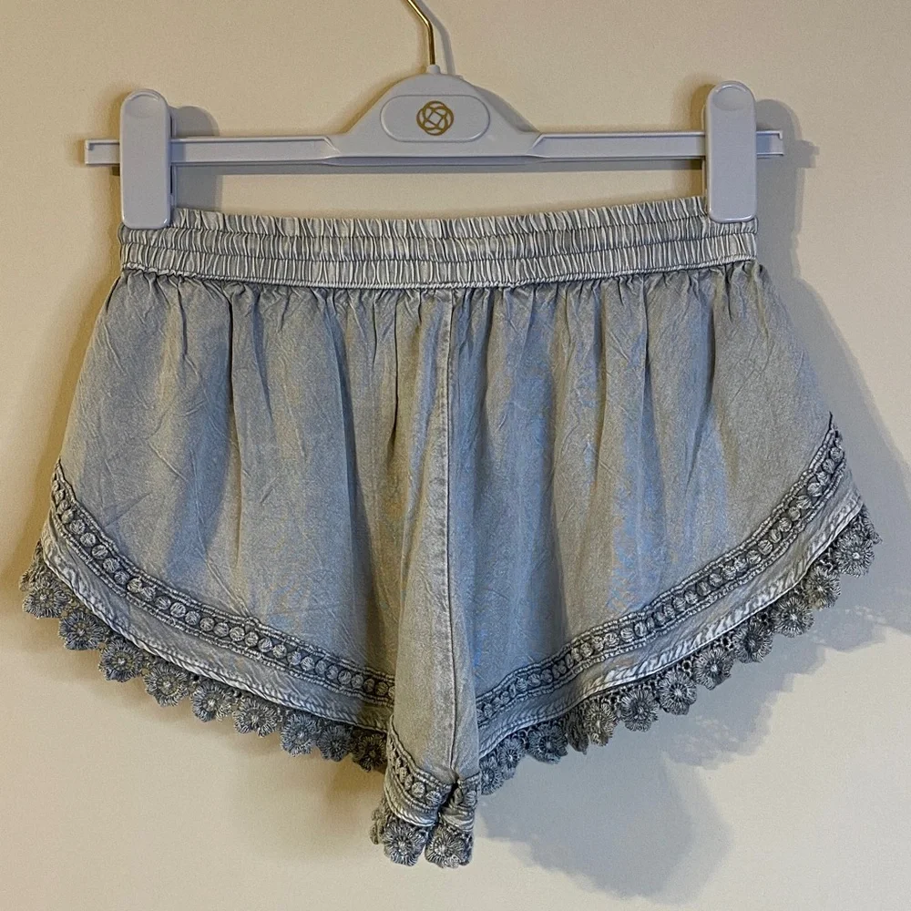 Devi Lace Trim Women Shorts One Size